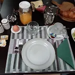 לינה וארוחת בוקר Langs De Maas