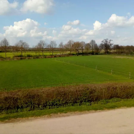 Langs De Maas Bed & Breakfast *