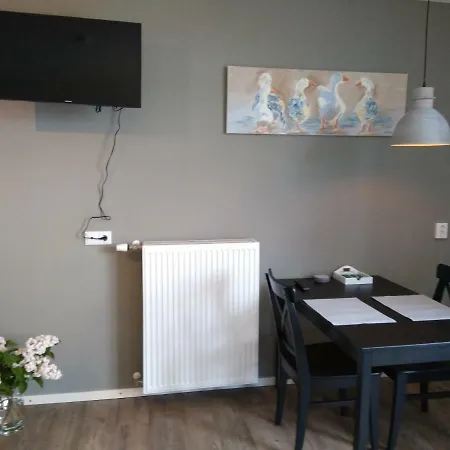 فندق مبيت وإفطار Langs De Maas