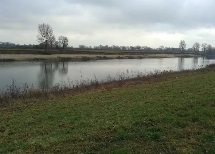 Bed & Breakfast Langs De Maas